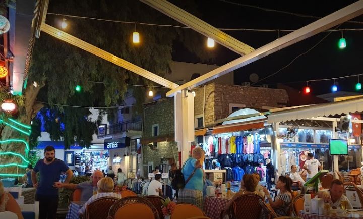 Corner Cafe ve Bistro